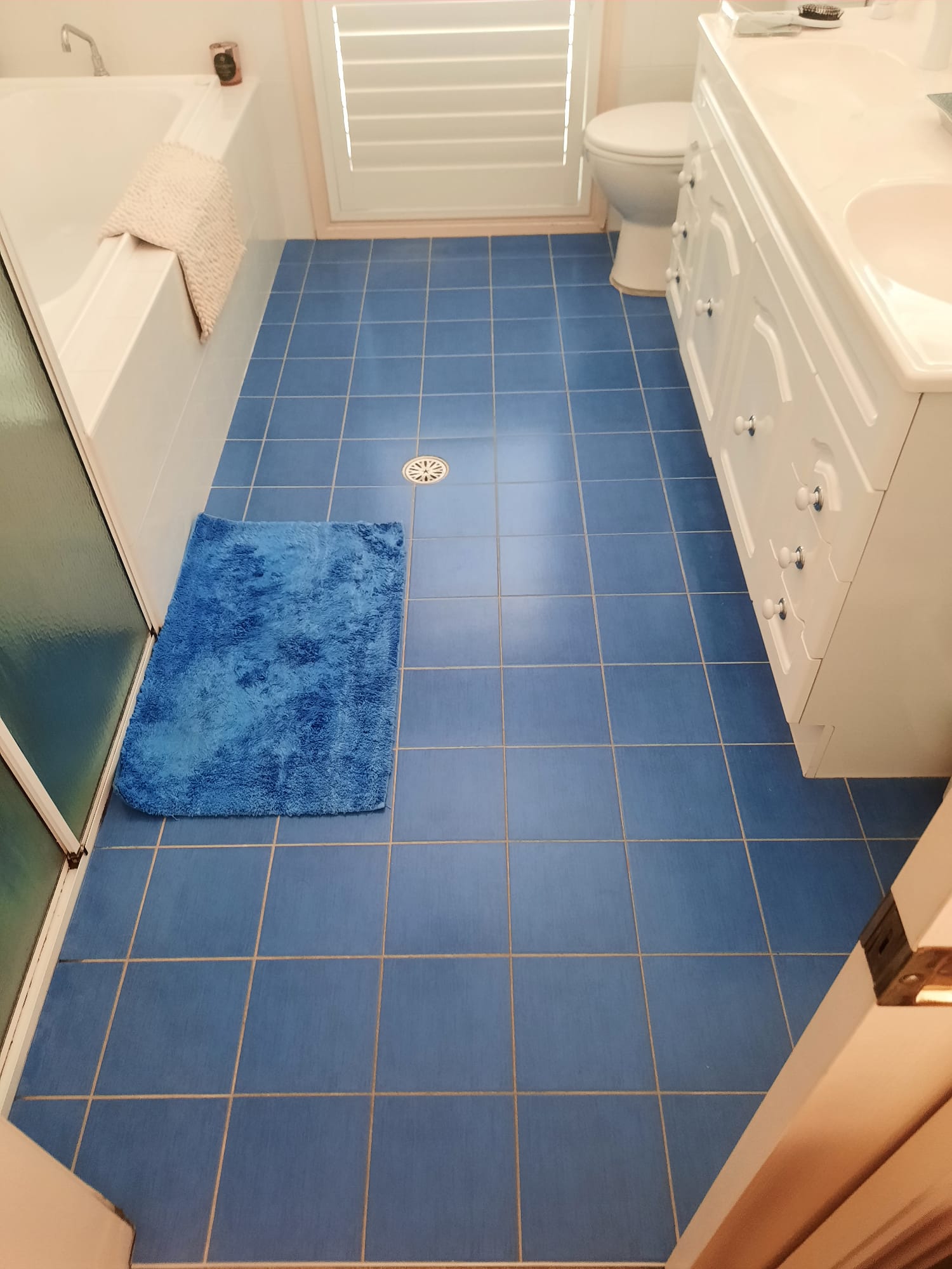 Customer bathroom with wet area panels